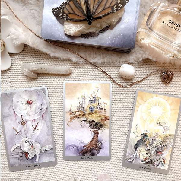 Beautiful 3 card spread in this tarot card reading